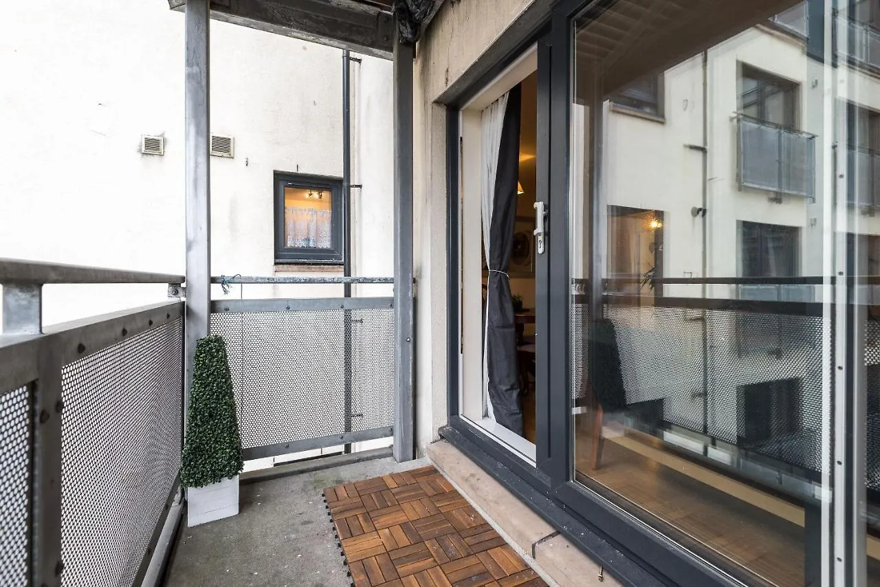 Elegant 2 Bedroom City Centre Apartment - Free Parking - Private Balcony Edinburgh 0*,  United Kingdom