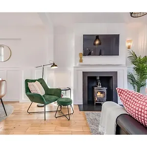https://central-belfast-apartments-retro-rr.belfasthotelsireland.com