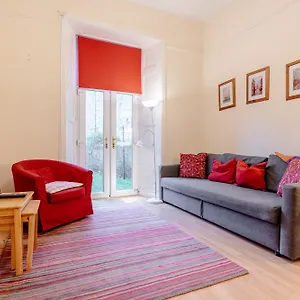  Apartment Delightful Ground Floor Newington Flat