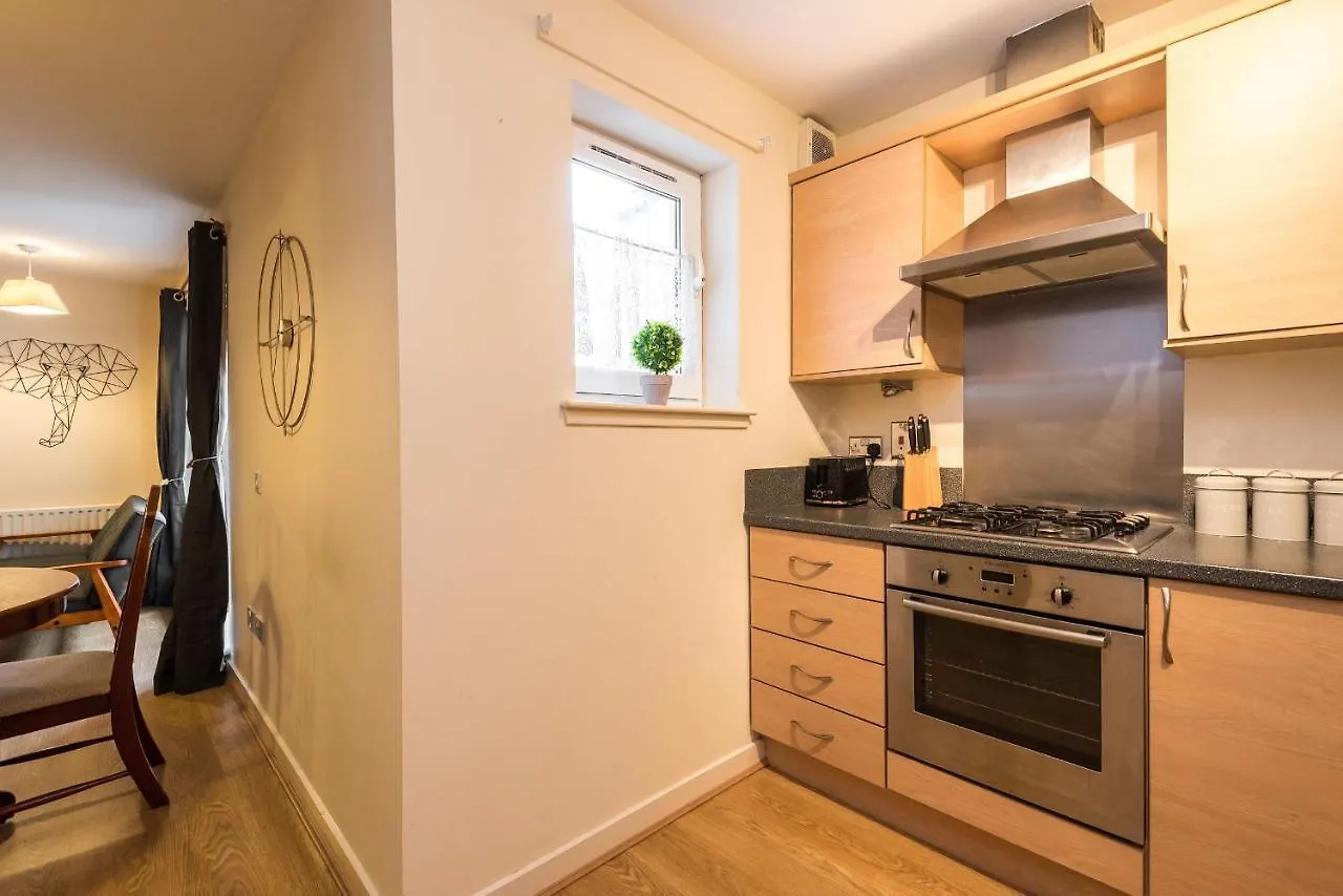 Elegant 2 Bedroom City Centre Apartment - Free Parking - Private Balcony Edimburgo Regno Unito